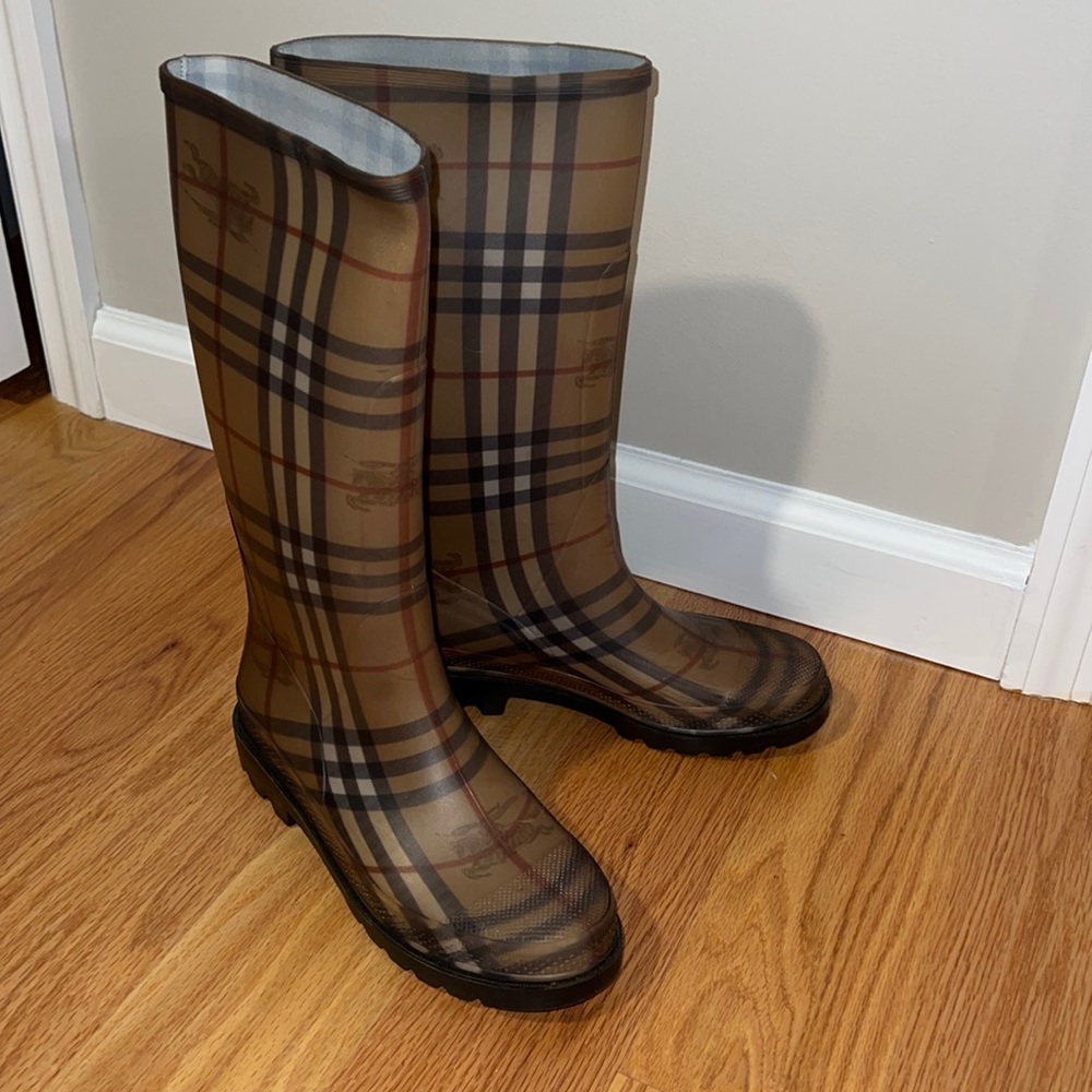Burberry rain boots
